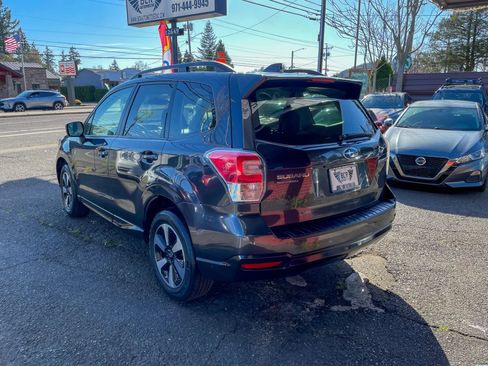 Used 2018 Subaru Forester 2.5i Premium w/ All-Weather Package image 2