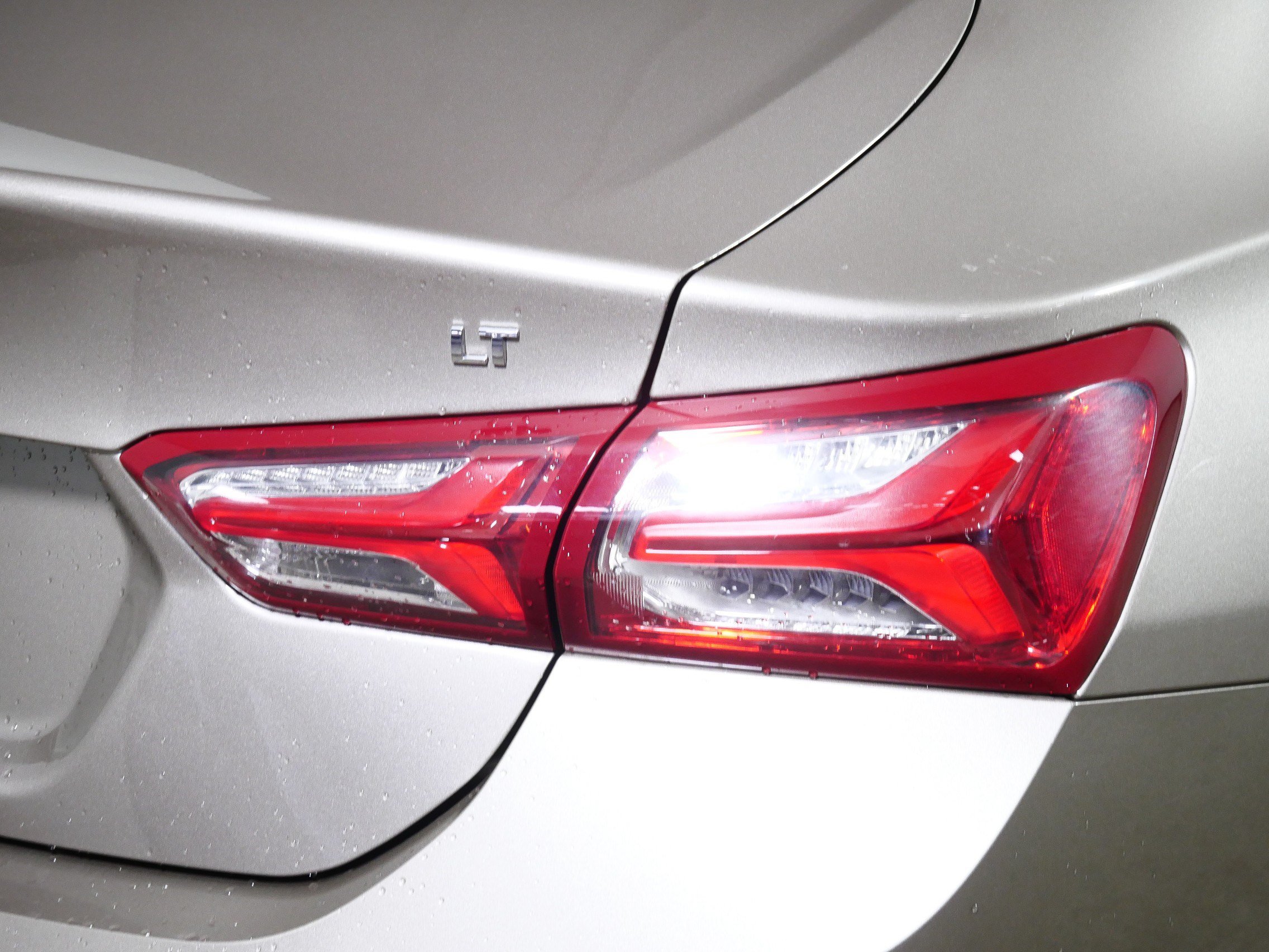 Used 2024 Chevrolet Malibu LT FWD image 17