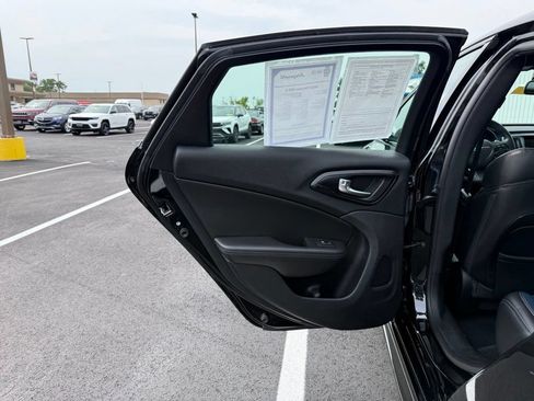 Used 2016 Chrysler 200 S w/ Navigation & Sound Group I FWD image 10