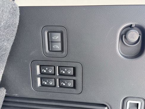 Used 2025 INFINITI QX80 Sensory AWD/4WD image 11