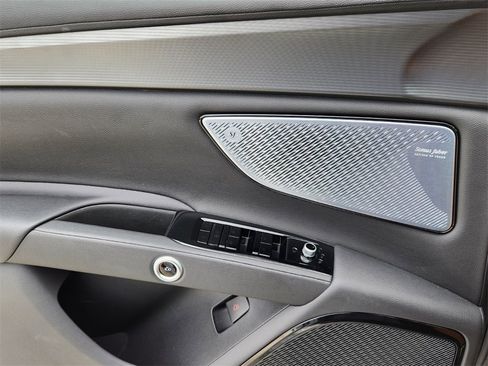 New 2024 Maserati Grecale GT image 12