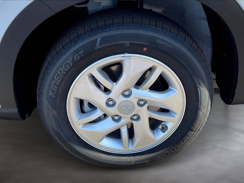 New 2025 Hyundai Venue SE image 12