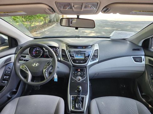 Used 2014 Hyundai Elantra SE w/ Option Group 02 FWD image 8
