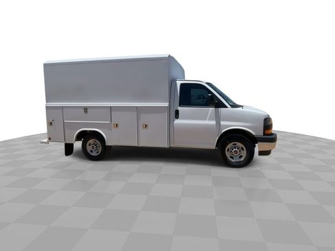 New 2025 GMC Savana 3500 w/ Power Convenience Package image 9