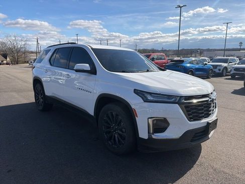 Used 2022 Chevrolet Traverse RS w/ LPO, Roadside Safety Package image 4