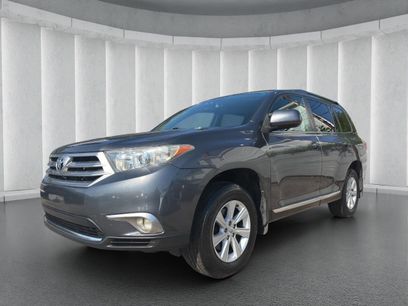 Used 2012 Toyota Highlander SE w/ Protection Pkg