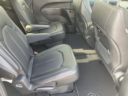 New 2026 Chrysler Pacifica Select image 35