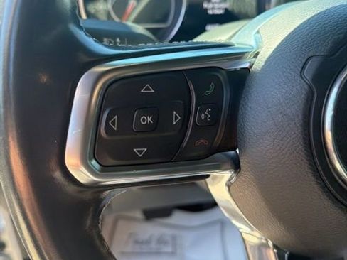 Used 2022 Jeep Wrangler Unlimited Sahara w/ LED Lighting Group AWD/4WD image 18