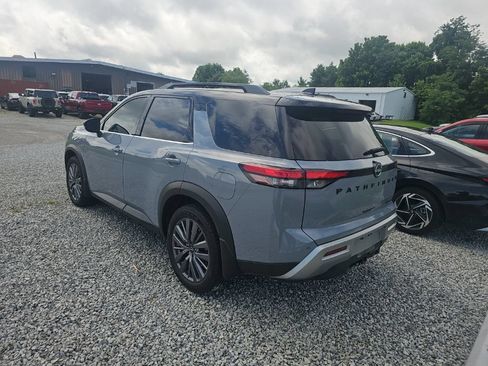 Used 2023 Nissan Pathfinder SL w/ SL Premium Package AWD/4WD image 8