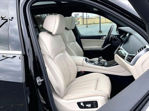 Used 2022 BMW X5 xDrive45e w/ Luxury Seating Package image 8
