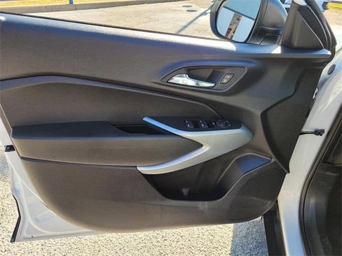 Certified 2025 Chevrolet Trax LS image 16