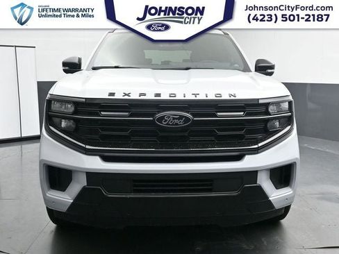 New 2026 Ford Expedition Platinum w/ Stealth Performance Package image 4