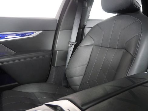 Used 2023 BMW 740i RWD image 23
