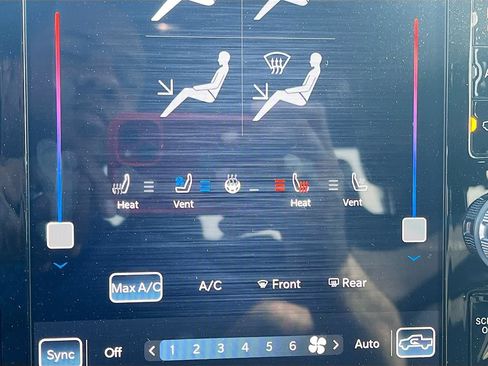 Used 2023 RAM 1500 Laramie AWD/4WD image 20