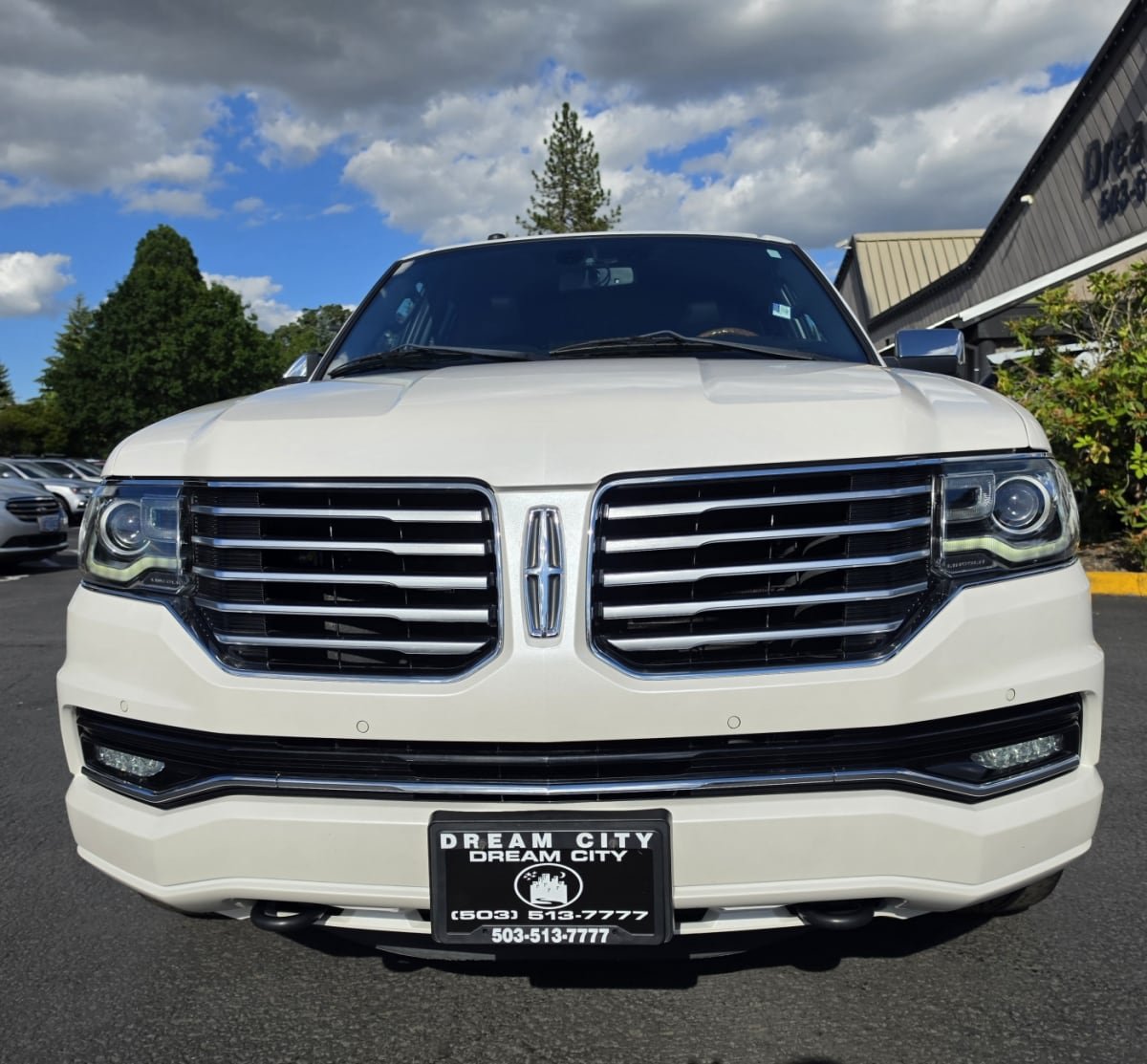 Used 2016 Lincoln Navigator Select RWD image 5