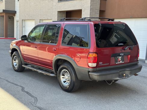 Used 2000 Ford Explorer XLS AWD/4WD image 3