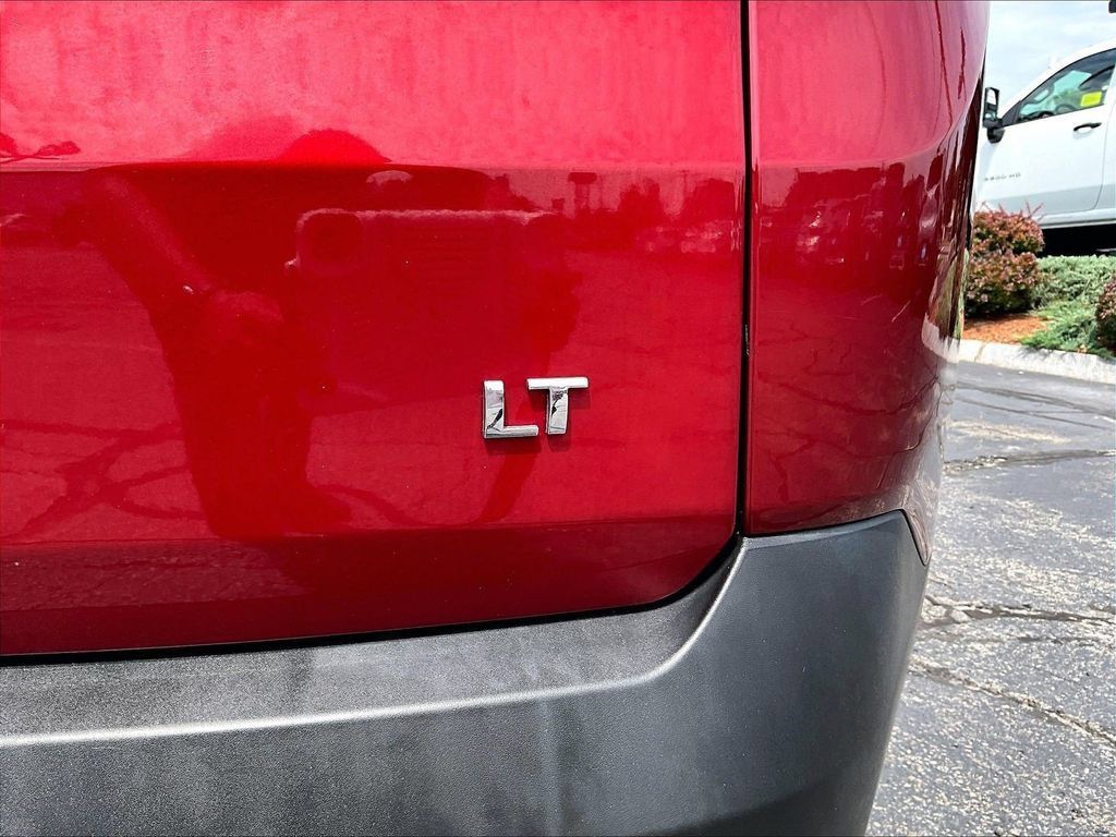Used 2023 Chevrolet Traverse LT AWD/4WD image 30