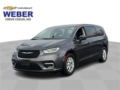 Used 2023 Chrysler Pacifica Touring-L