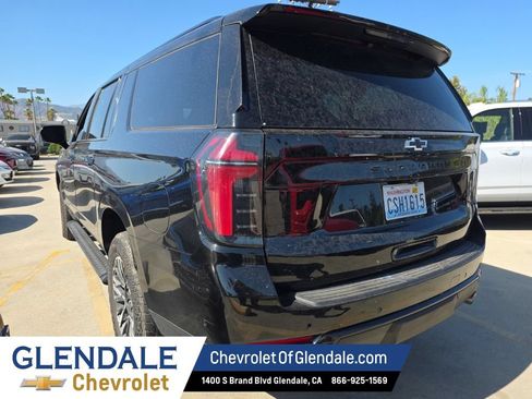 Certified 2025 Chevrolet Suburban Z71 AWD/4WD image 3