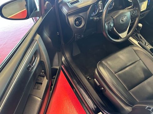 Used 2018 Toyota Corolla XLE FWD image 10