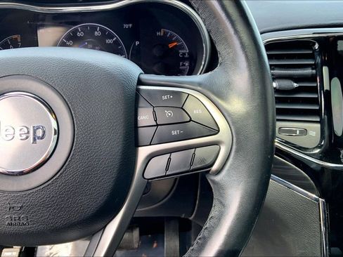 Used 2019 Jeep Grand Cherokee Limited AWD/4WD image 18