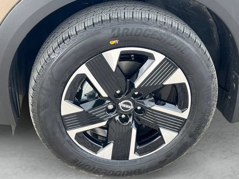 New 2026 Nissan Kicks SV AWD/4WD image 24