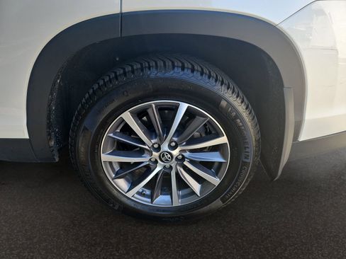 Used 2019 Toyota Highlander SE AWD/4WD image 40