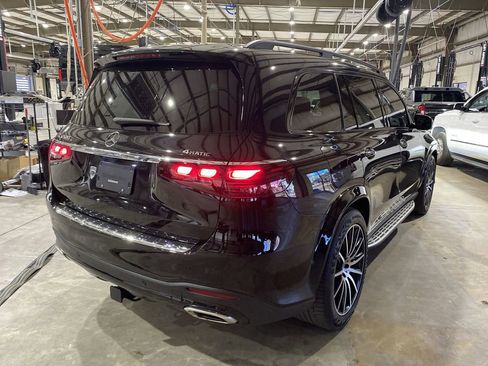 Used 2024 Mercedes-Benz GLS 580 GLS 580 image 16