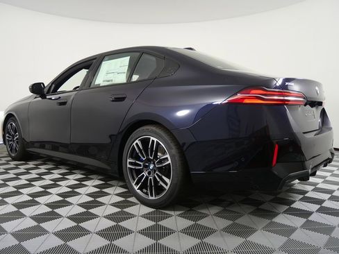 Used 2026 BMW 530i xDrive w/ M Sport Package image 5