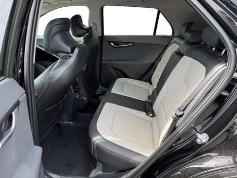 New 2025 Kia Niro SX Touring image 16