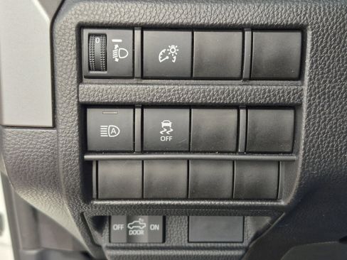 Certified 2025 Toyota Tacoma SR5 image 34