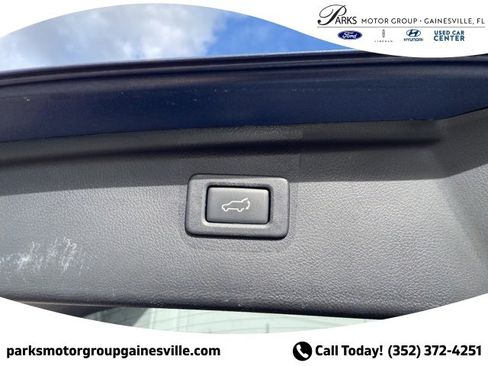 Used 2017 Subaru Outback 2.5i Limited image 15