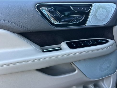 Used 2024 Lincoln Navigator Reserve image 11