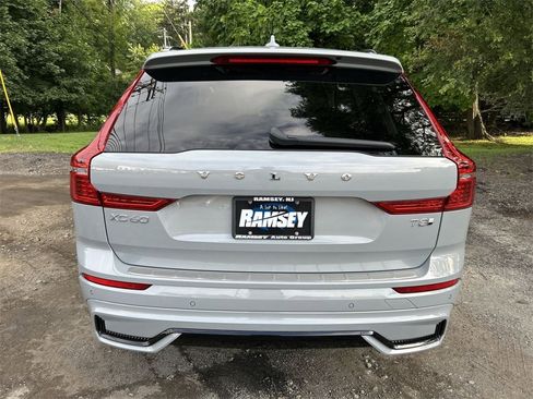 Certified 2025 Volvo XC60 T8 Plus w/ Protection Package Premier image 7