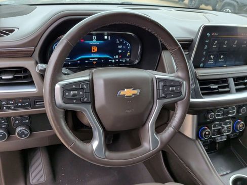 Used 2022 Chevrolet Tahoe LT w/ Luxury Package AWD/4WD image 18