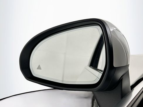 Used 2024 Mercedes-Benz GLC 300 image 16