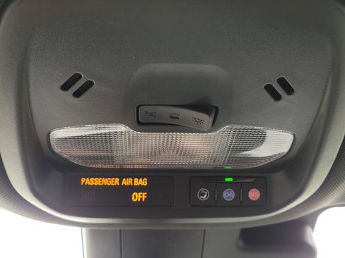 Used 2025 Chevrolet Trax RS w/ Driver Confidence Package FWD image 26