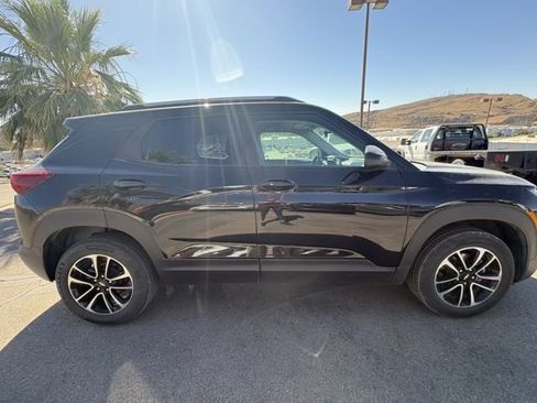 Used 2025 Chevrolet TrailBlazer LT AWD/4WD image 6