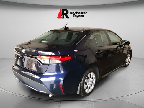 Used 2021 Toyota Corolla LE image 5