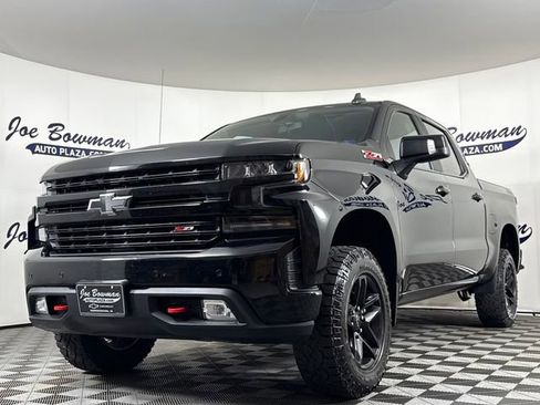 Used 2021 Chevrolet Silverado 1500 LT Trail Boss w/ Convenience Package II AWD/4WD image 2