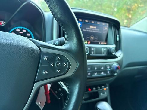 Used 2022 Chevrolet Colorado Z71 image 17