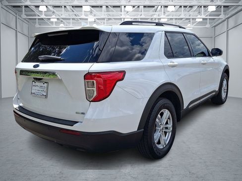 Used 2020 Ford Explorer XLT AWD/4WD image 5