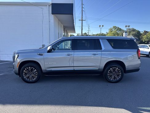 New 2026 GMC Yukon XL Elevation w/ Elevation Premium Package AWD/4WD image 5