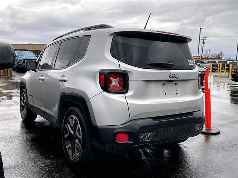 Used 2015 Jeep Renegade Latitude image 3