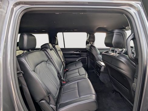 Used 2024 Jeep Wagoneer Series II w/ Flexible Seating Group AWD/4WD image 11