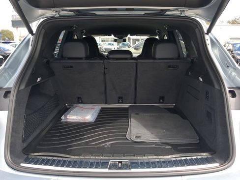 Used 2025 Porsche Cayenne GTS image 9