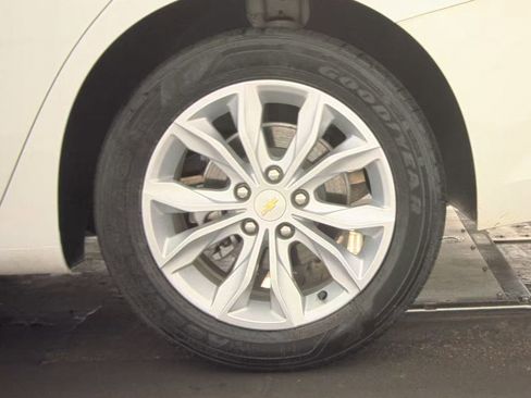 Used 2024 Chevrolet Malibu LT image 13