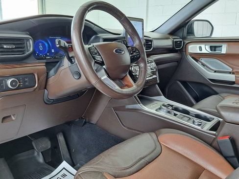 Used 2022 Ford Explorer King Ranch w/ Premium Technology Package AWD/4WD image 8