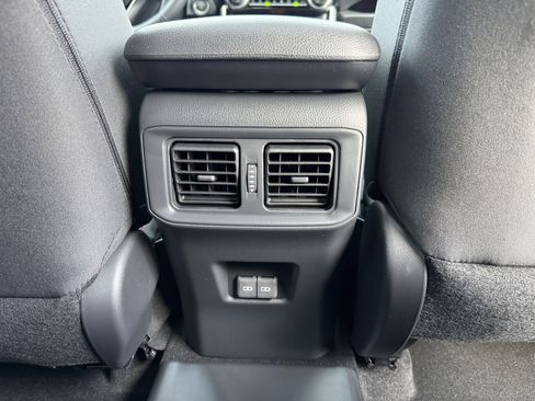 New 2025 Toyota RAV4 SE image 7