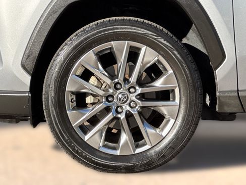 Used 2019 Toyota RAV4 Limited w/ Carpet Mat Package image 11